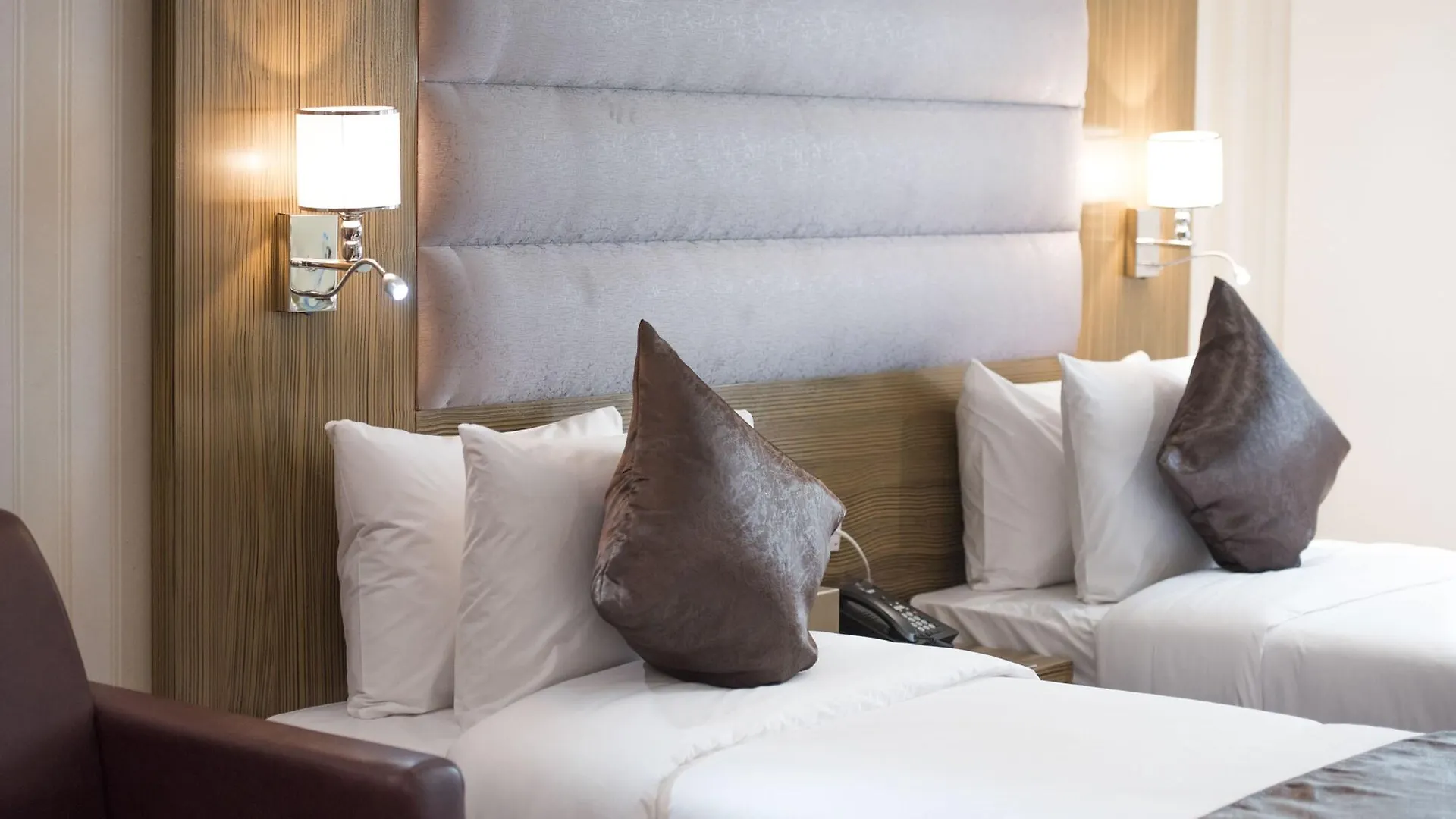 Royal Tulip Hotel Llc Dubai 3*,