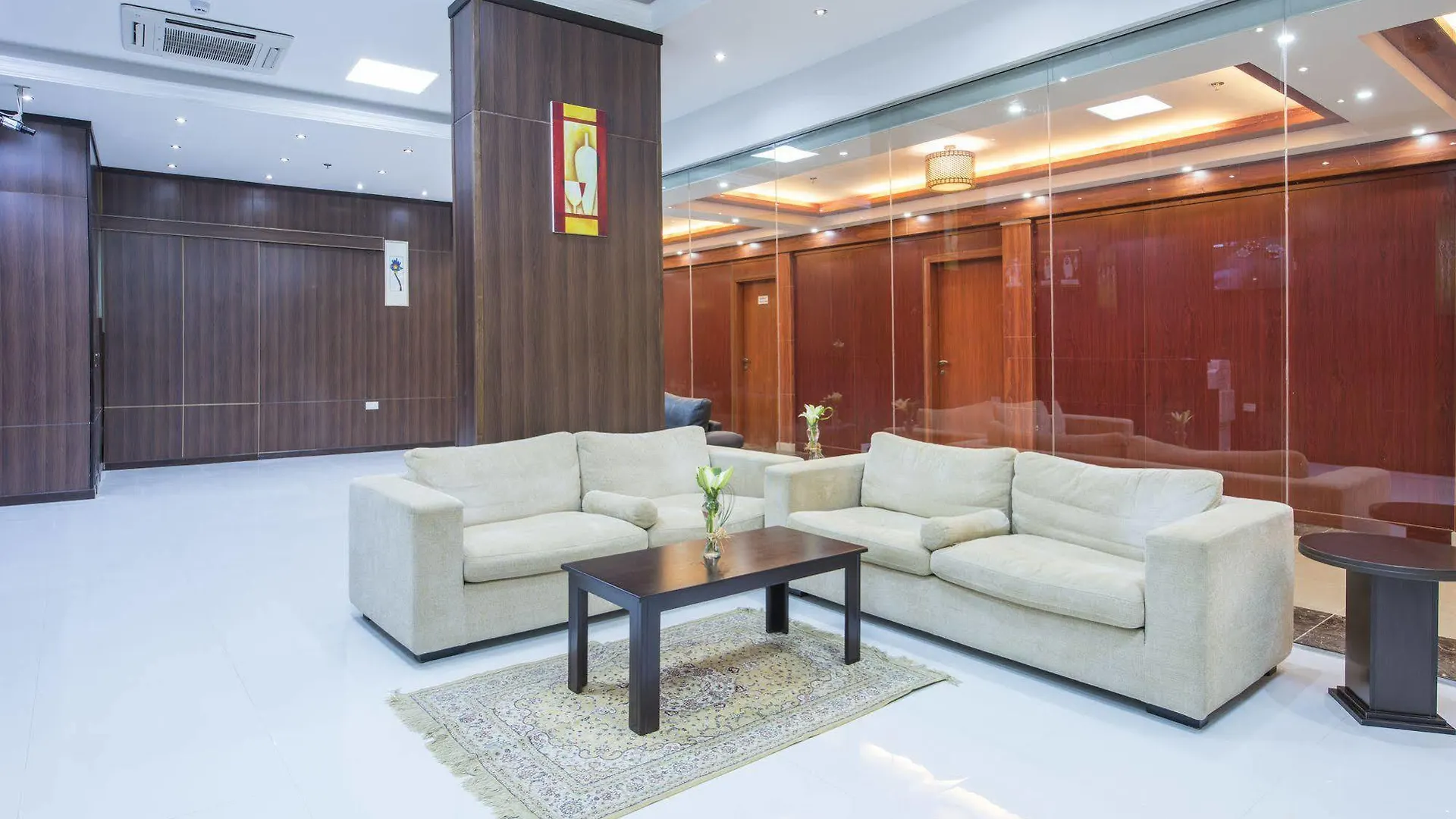 Royal Tulip Hotel Llc Dubai